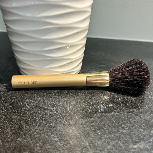 Estee Lauder Full Size Gold Face Powder Brush - Picture 1 of 6